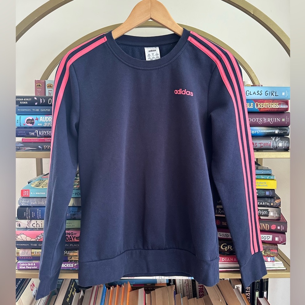 Adidas Navy Essentials 3-Stripe Crewneck Sweatshirt 👕💖